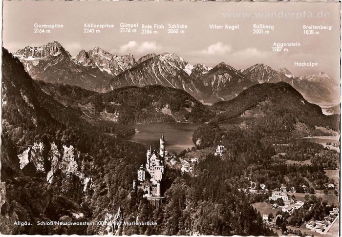 Blick auf die Gruppe der Tannheimer Berge um ca. 1960 - im Vordergrund Schloß Neuschwanstein Blick auf die Gruppe der Tannheimer Berge um ca. 1960 - im Vordergrund Schloß Neuschwanstein